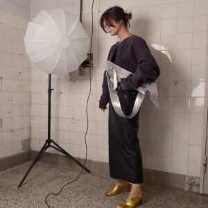 TUBA – Srebrna skórzana torebka crossbody