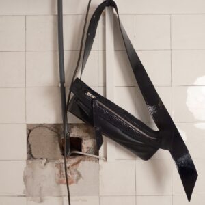 TUBA NERA CRASH – czarna skórzana torebka crossbody compact